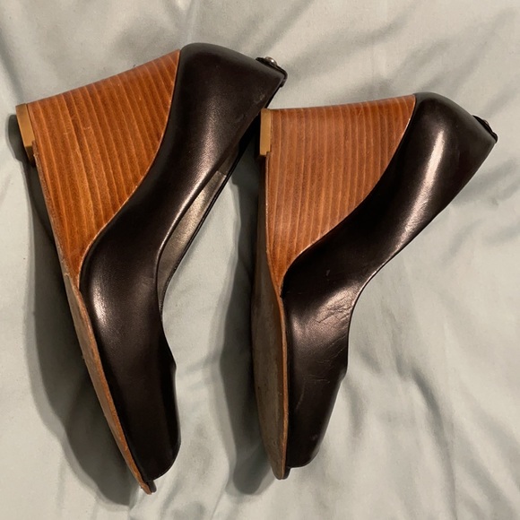 Stuart Weitzman blk peep toe wedges - Picture 4 of 5